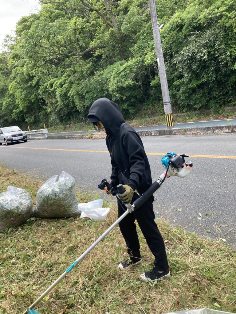 さつき松原清掃中